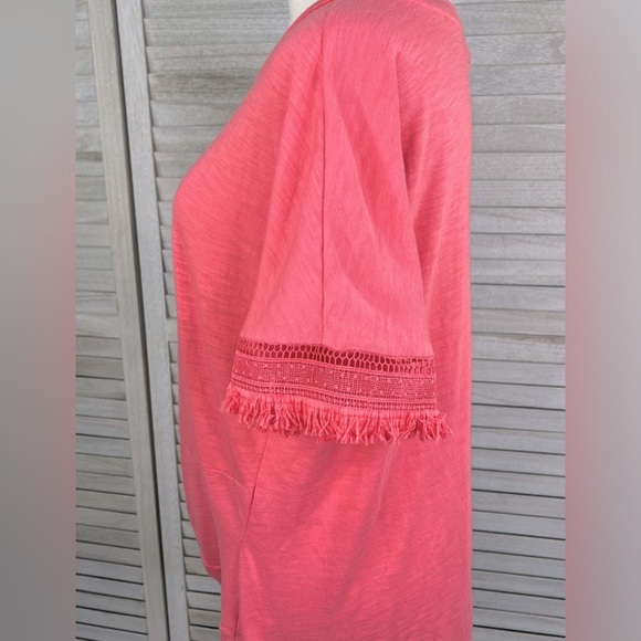 LIZ CLAIBORNE Twist Front Tee w Crochet/Fringe Sleeves Coral-Large - Picture 2 of 3